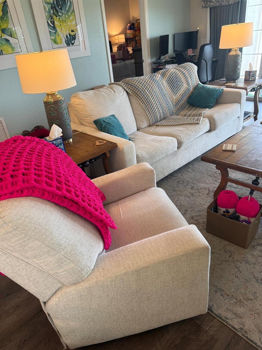 VILLAS AT REUNION SQUARE CONDO PH 5 - Residential