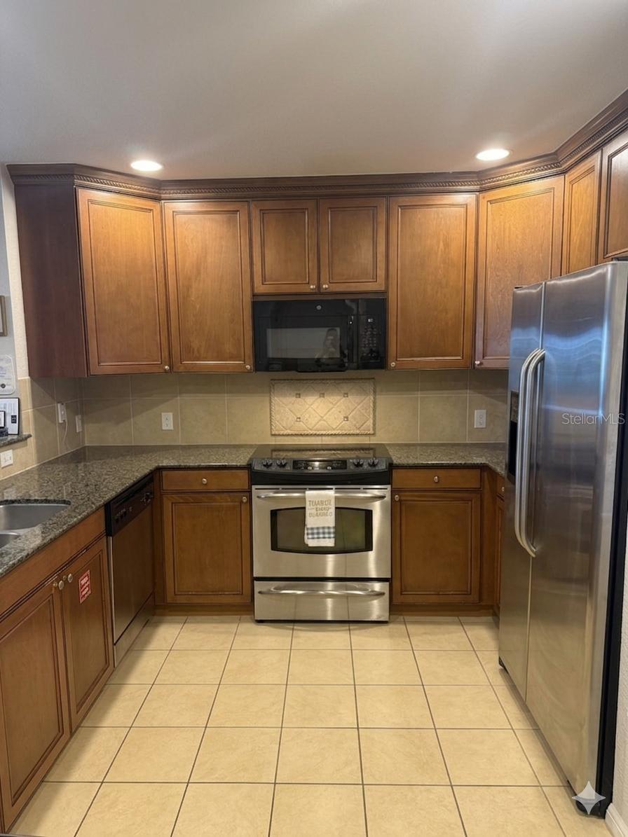 VILLAS AT REUNION SQUARE CONDO PH 5 - Residential