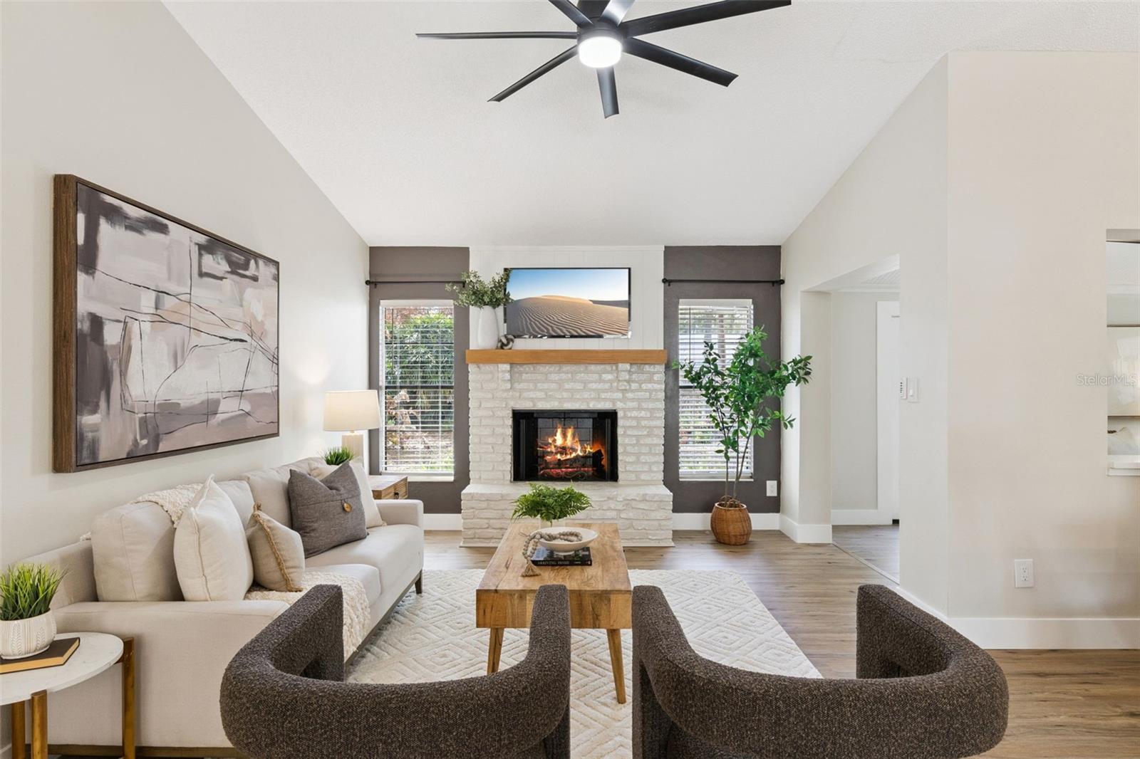 1230 HOLLYRIDGE TRAIL