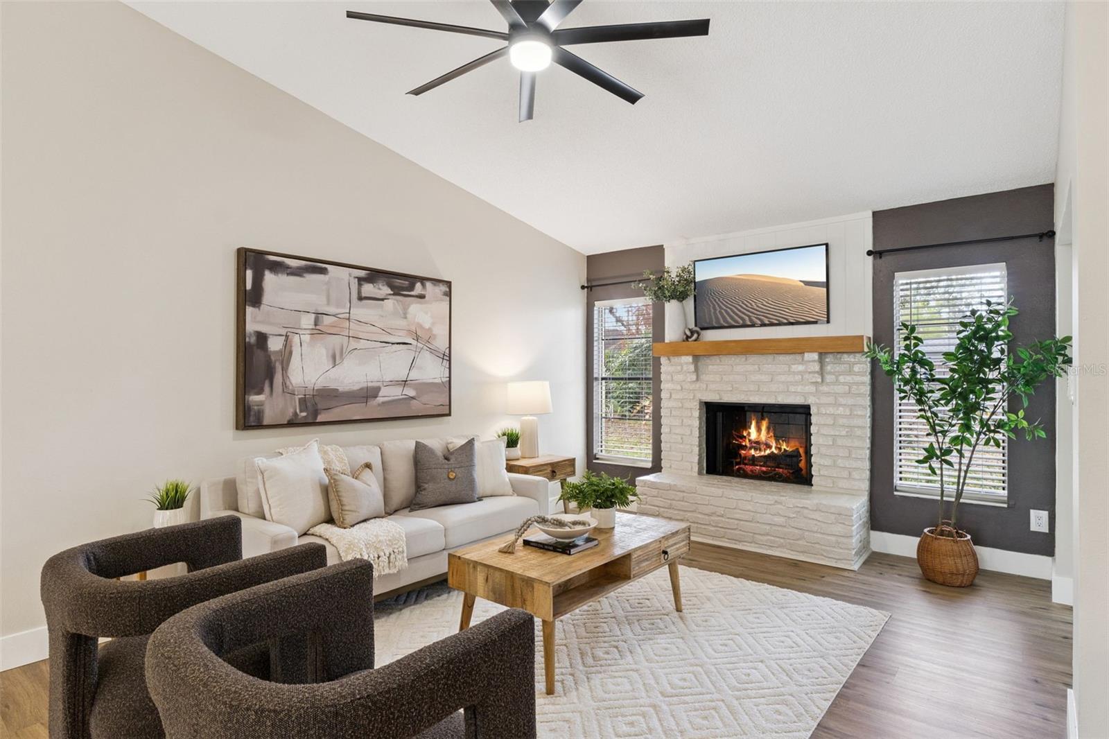 1230 HOLLYRIDGE TRAIL