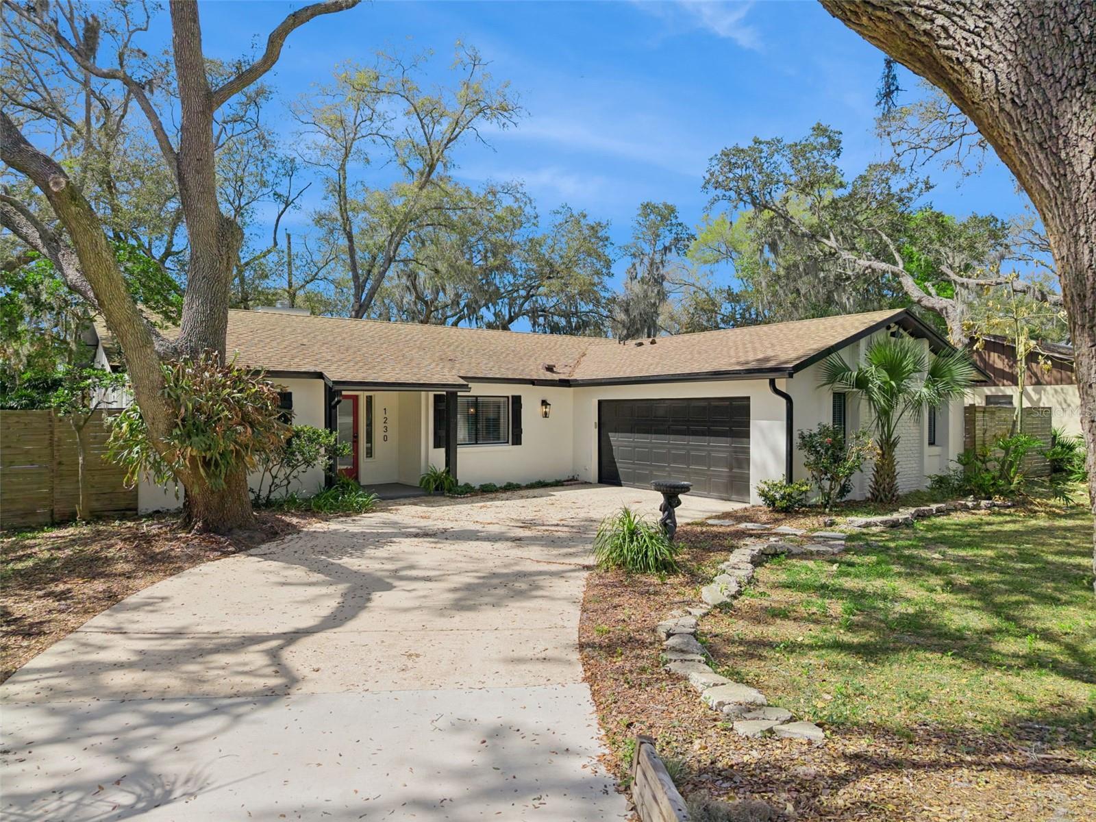 1230 HOLLYRIDGE TRAIL