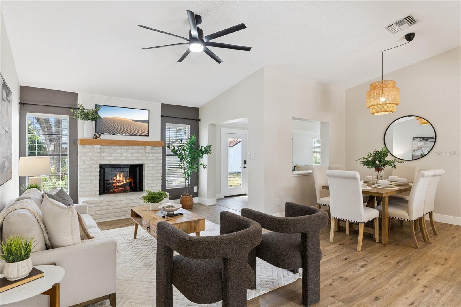 1230 HOLLYRIDGE TRAIL