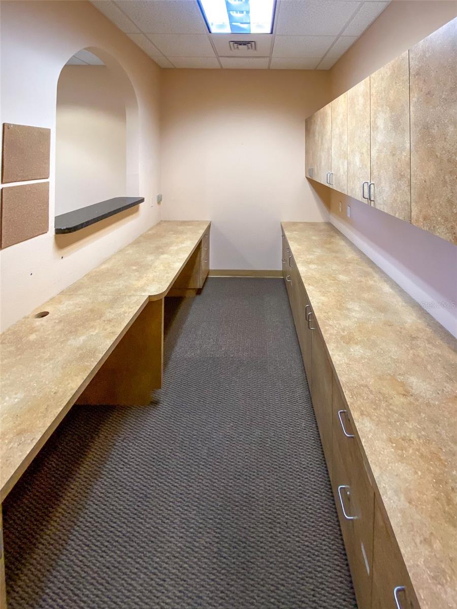 RIVERWALK PROFESSIONAL PARK - Commercial Lease