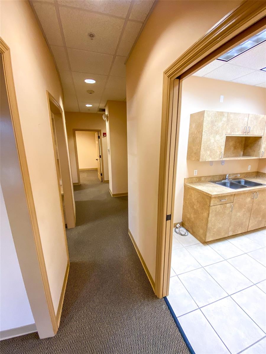 RIVERWALK PROFESSIONAL PARK - Commercial Lease