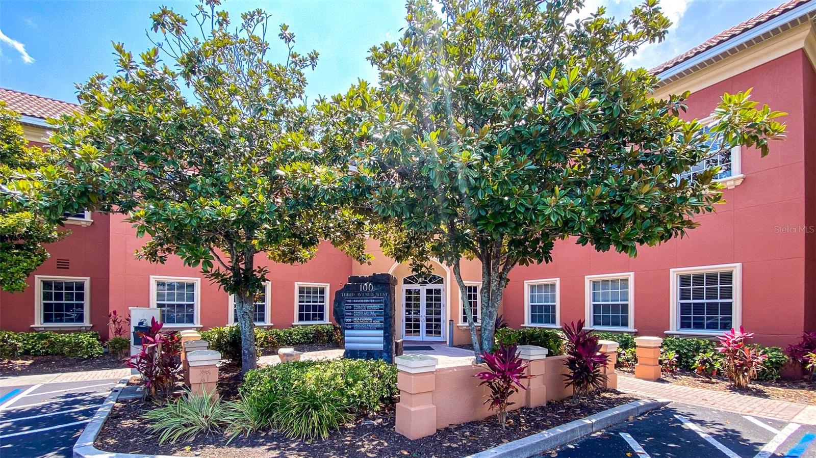 RIVERWALK PROFESSIONAL PARK - Commercial Lease