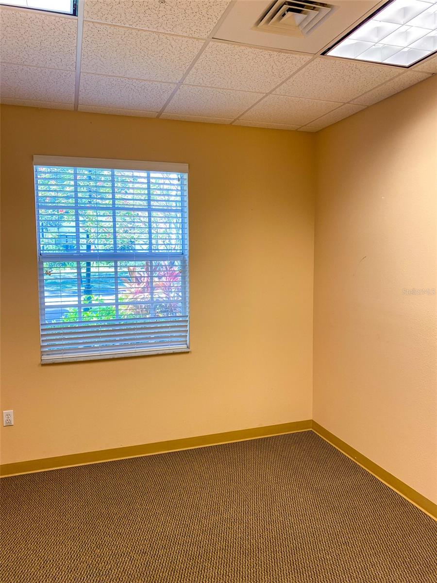 RIVERWALK PROFESSIONAL PARK - Commercial Lease