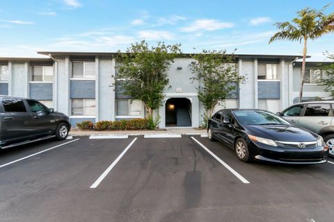 Photo of 4727 S Texas Avenue #4727C, Orlando, FL 32839 (MLS # O6306195)