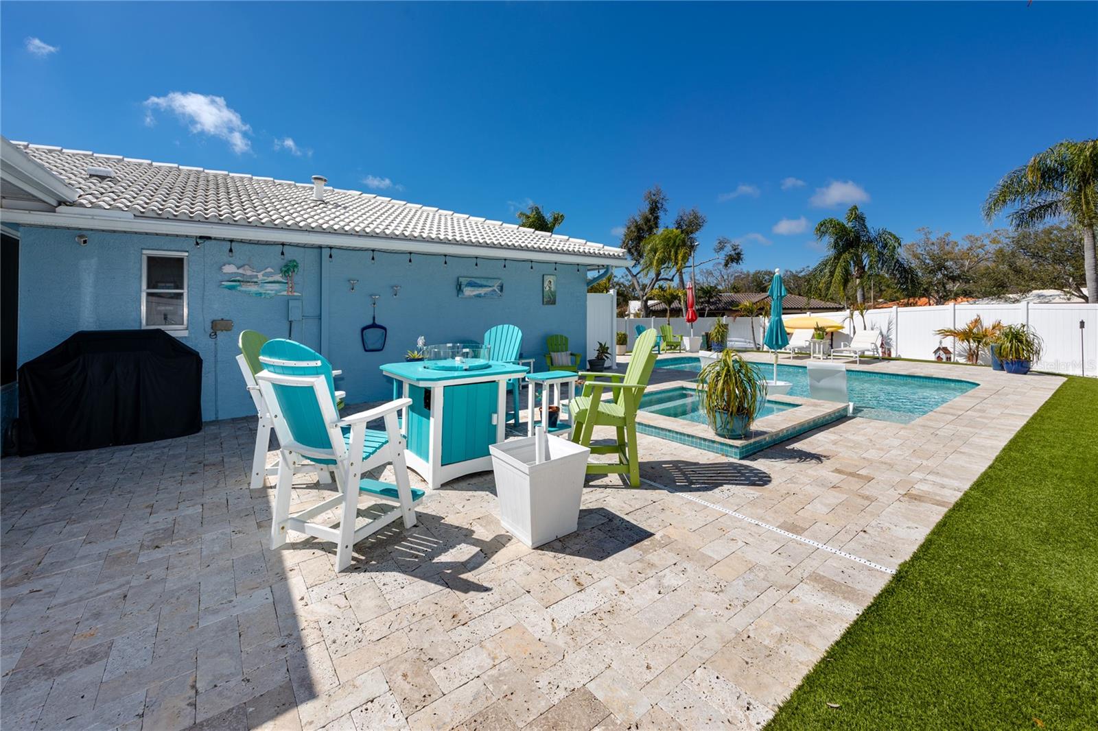 CANTERBURY CHASE - Residential