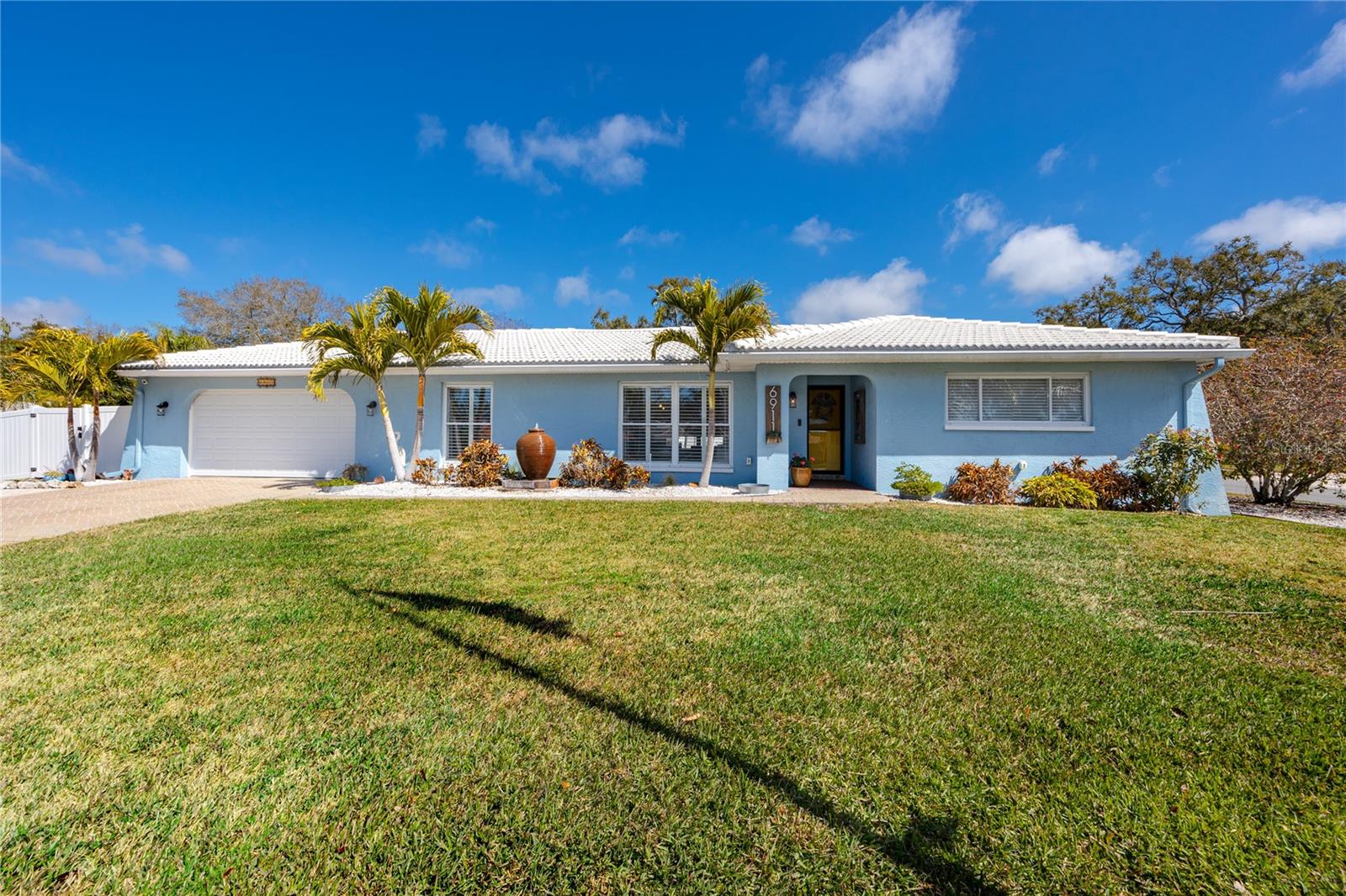 CANTERBURY CHASE - Residential