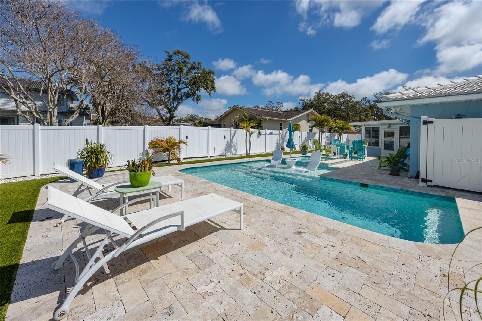 CANTERBURY CHASE - Residential