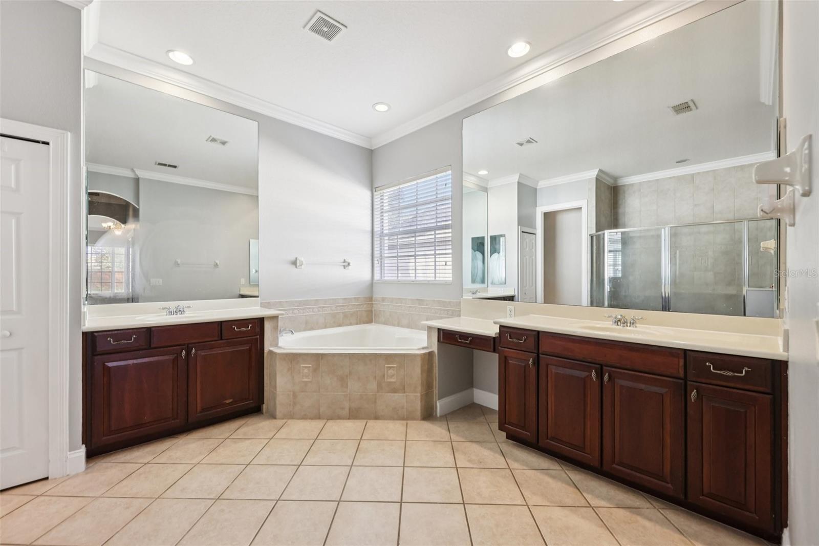 KEENES POINTE - Residential