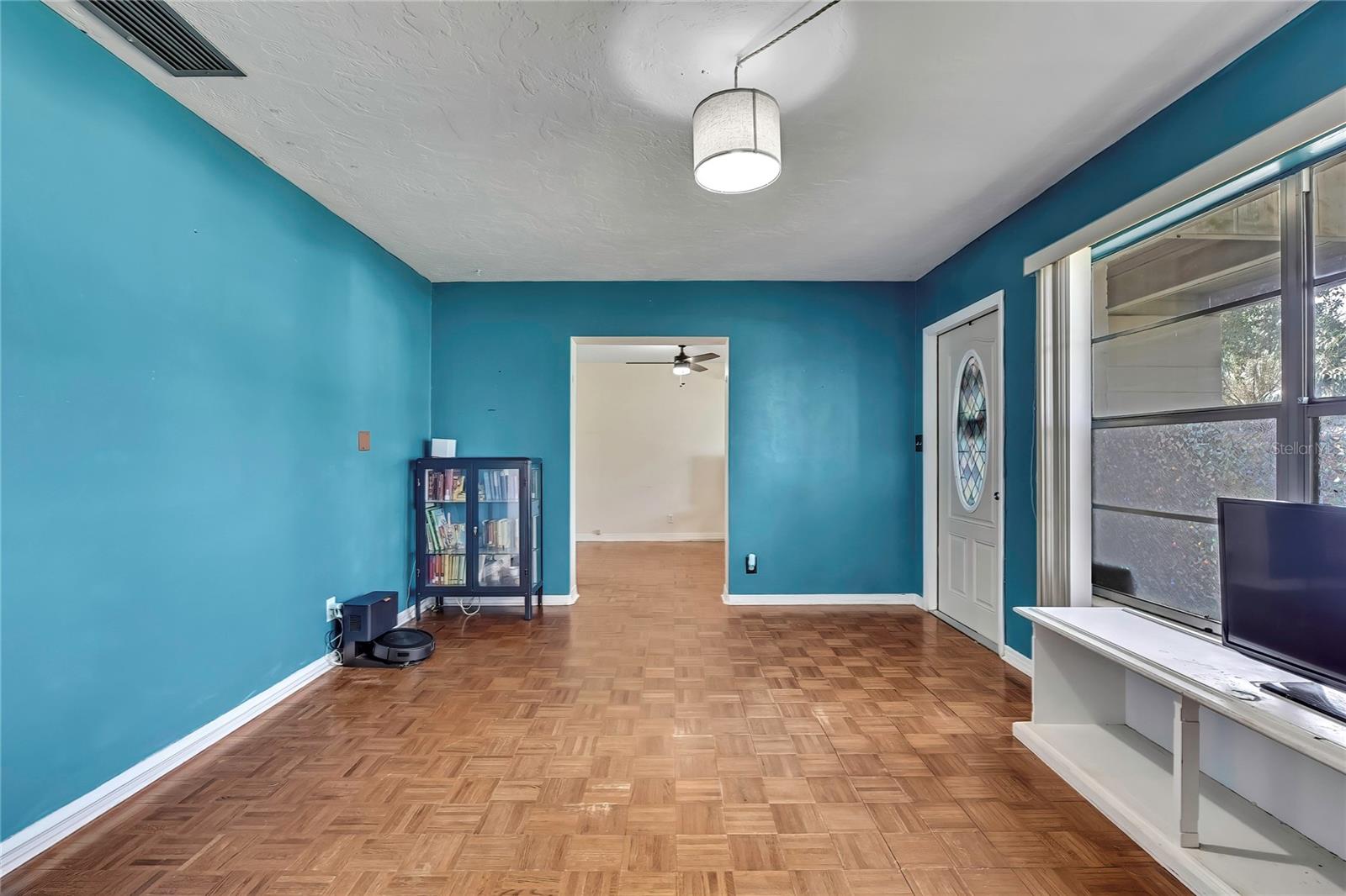 217 W BOUGAINVILLEA AVENUE