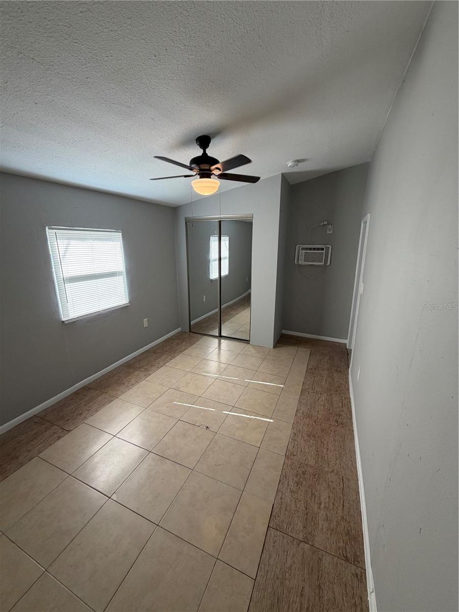 WOODLAWN PARK ADD - Residential Lease