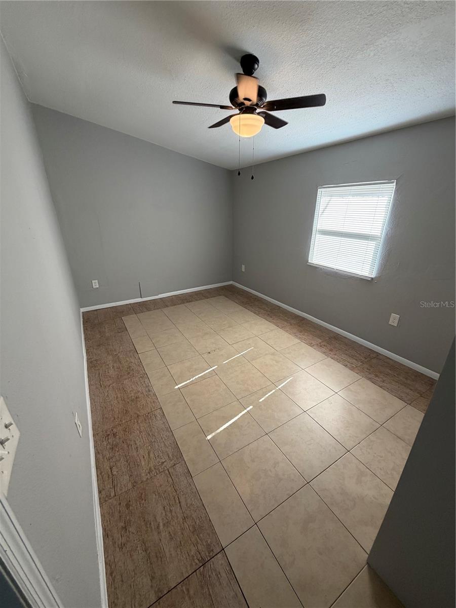 WOODLAWN PARK ADD - Residential Lease