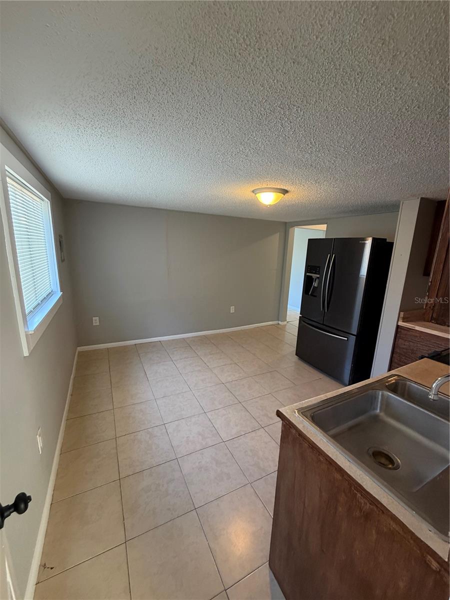 WOODLAWN PARK ADD - Residential Lease