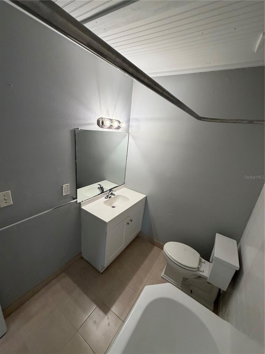 WOODLAWN PARK ADD - Residential Lease