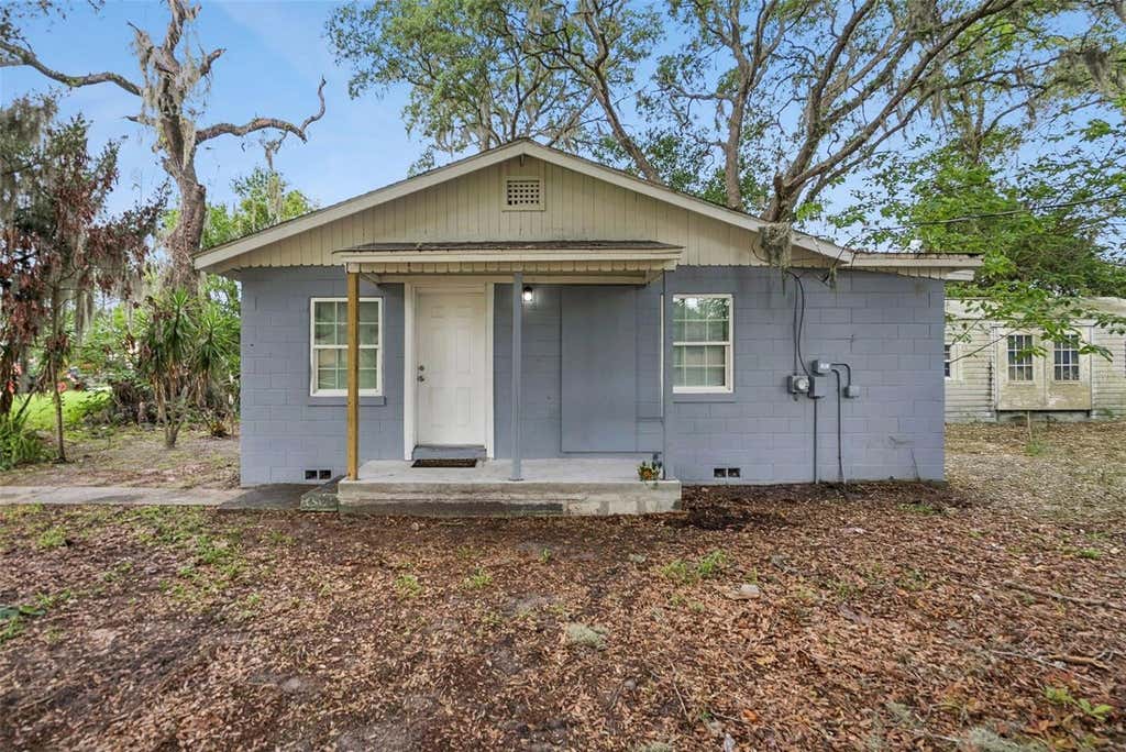 Photo of 335 E Walts Avenue, Deland, FL 32724 (MLS # O6412126)
