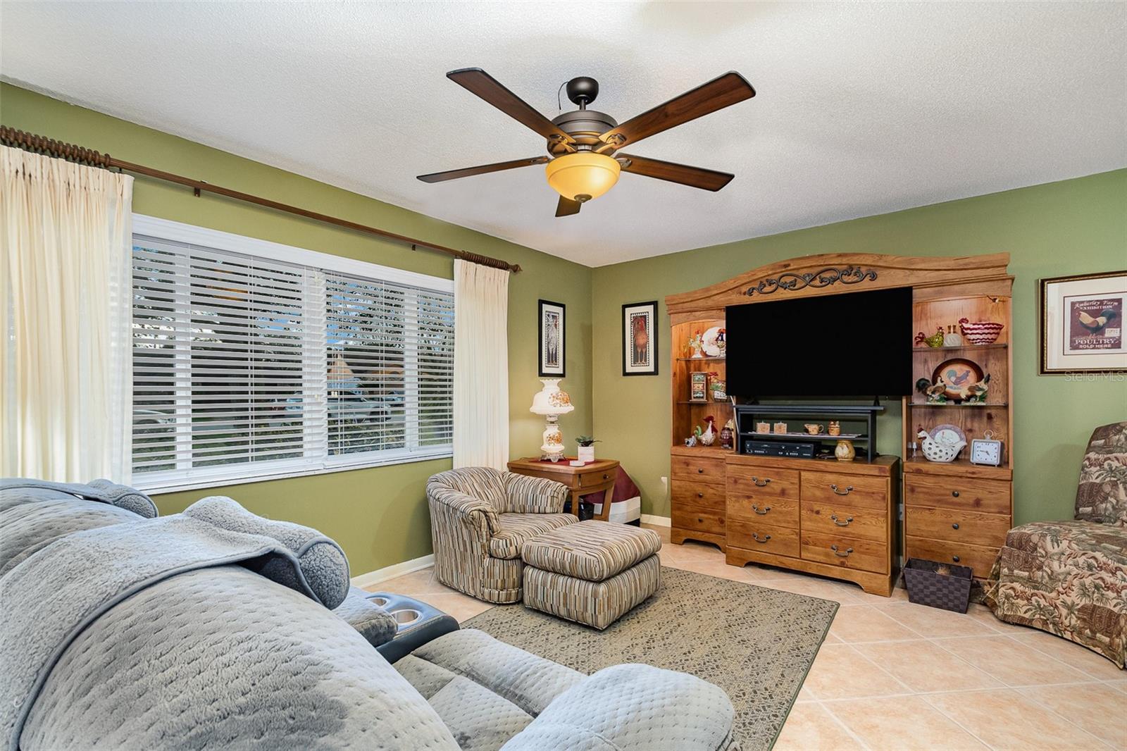 1176 BALFOUR DRIVE