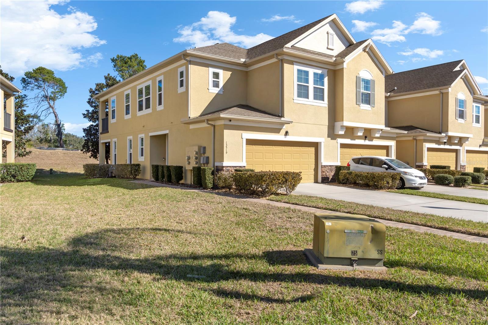 MAGNOLIA POINTE - Residential