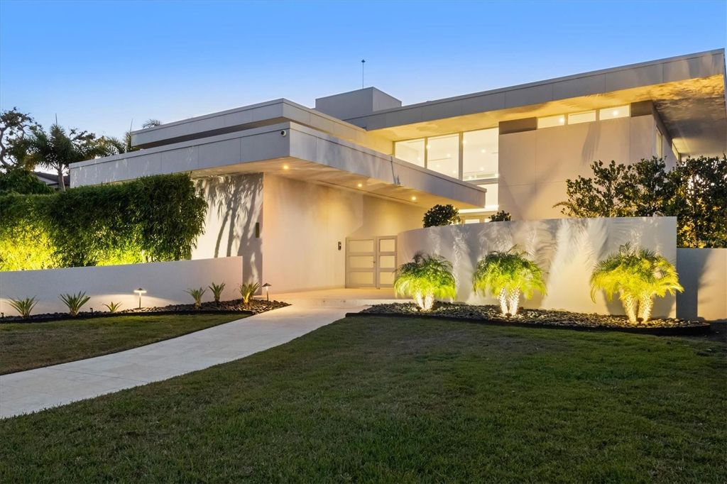 Photo of 3638 San Remo Terrace, Sarasota, FL 34239 (MLS # A4671584)