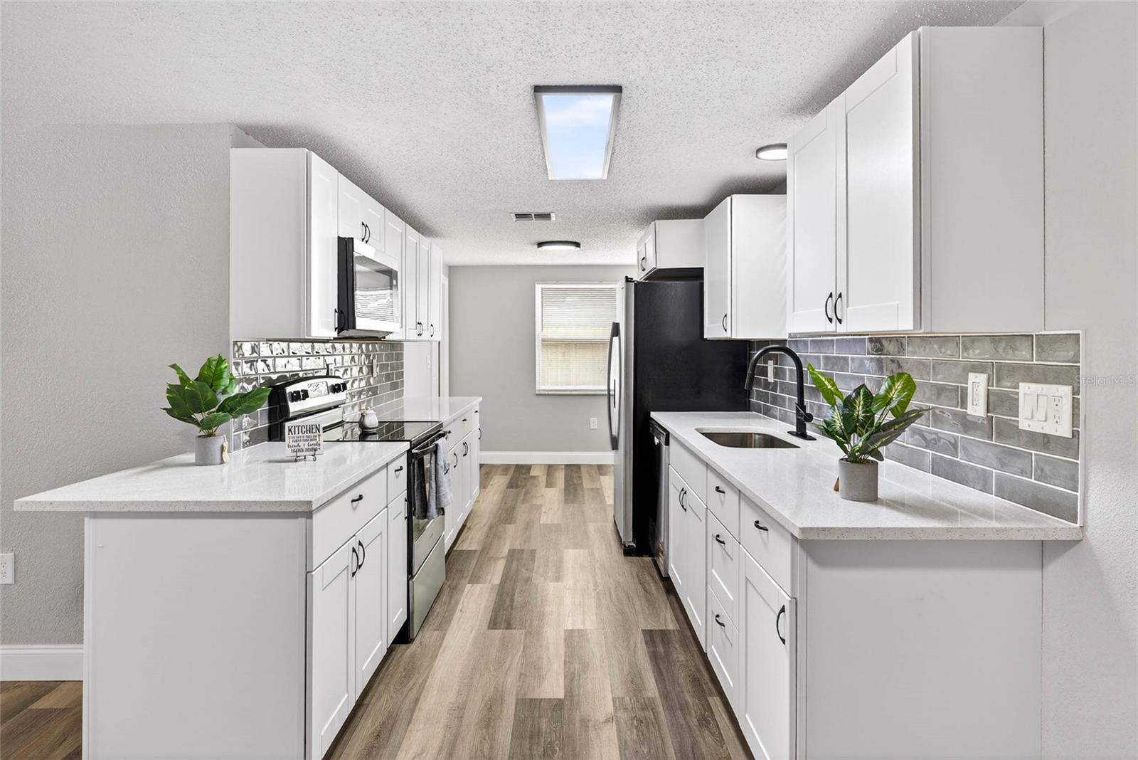 EMBASSY HILLS - Residential