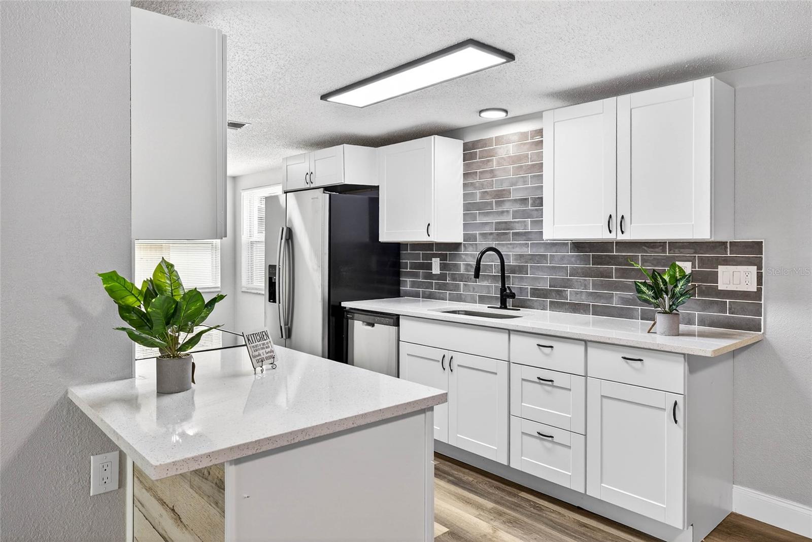 8907 FARMINGTON LANE