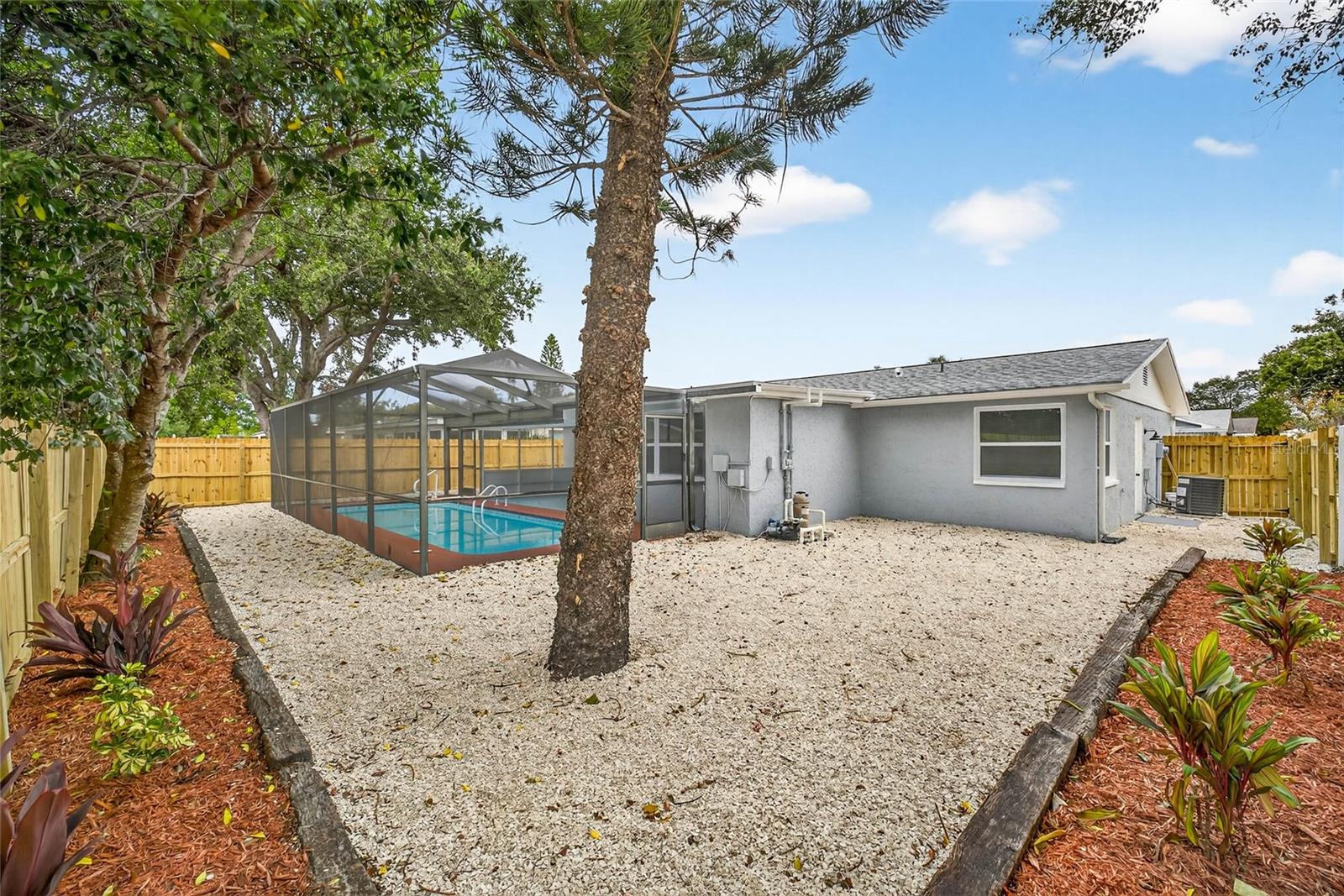 EMBASSY HILLS - Residential