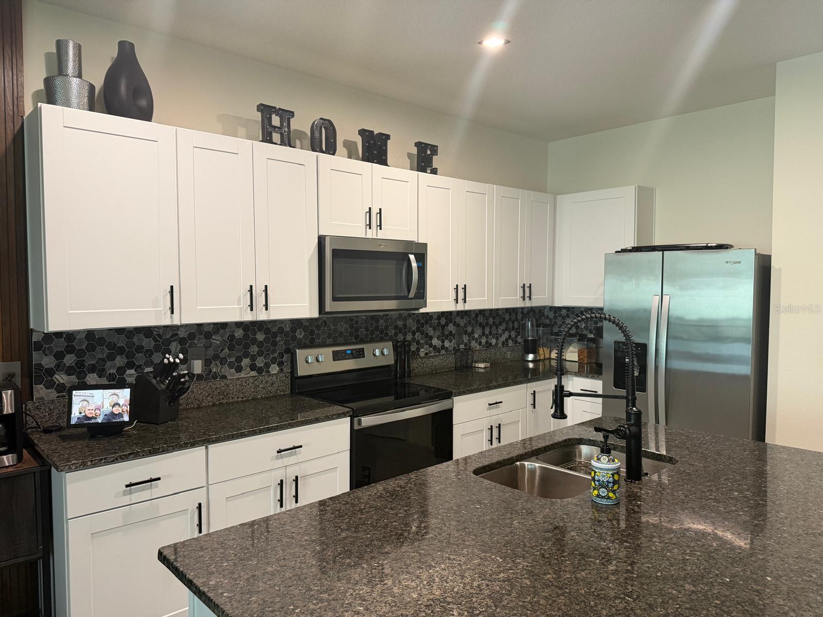 1346 ISLETA LOOP