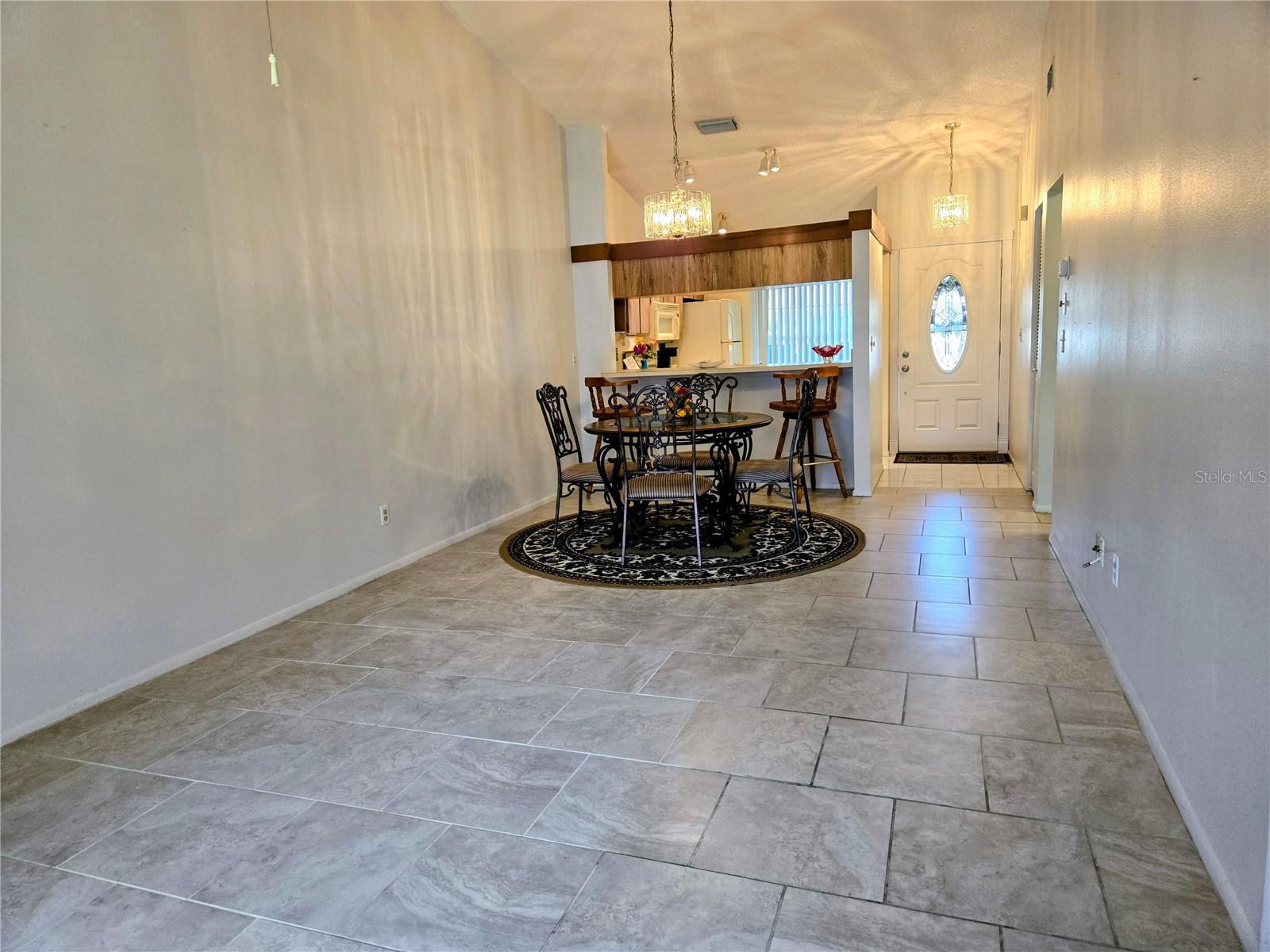 BELLE OAK VILLAS - Residential