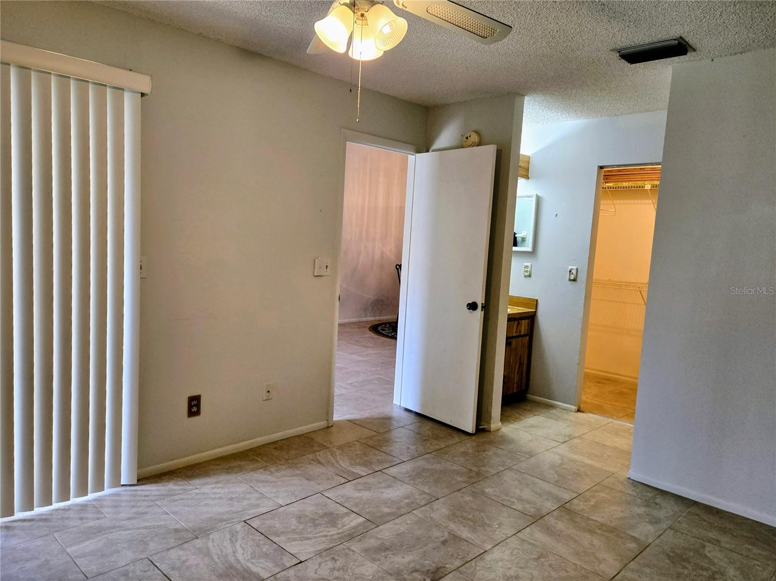 BELLE OAK VILLAS - Residential