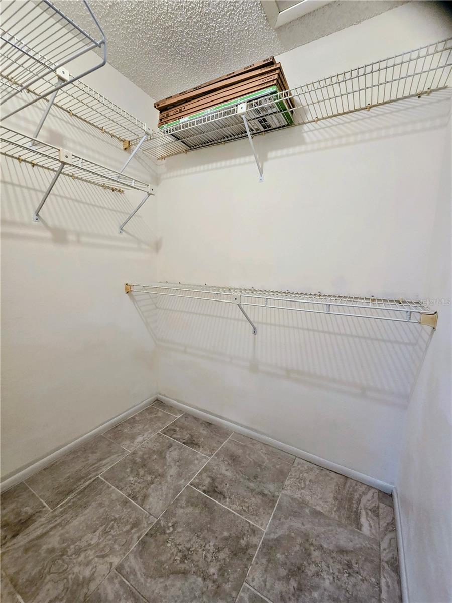 BELLE OAK VILLAS - Residential