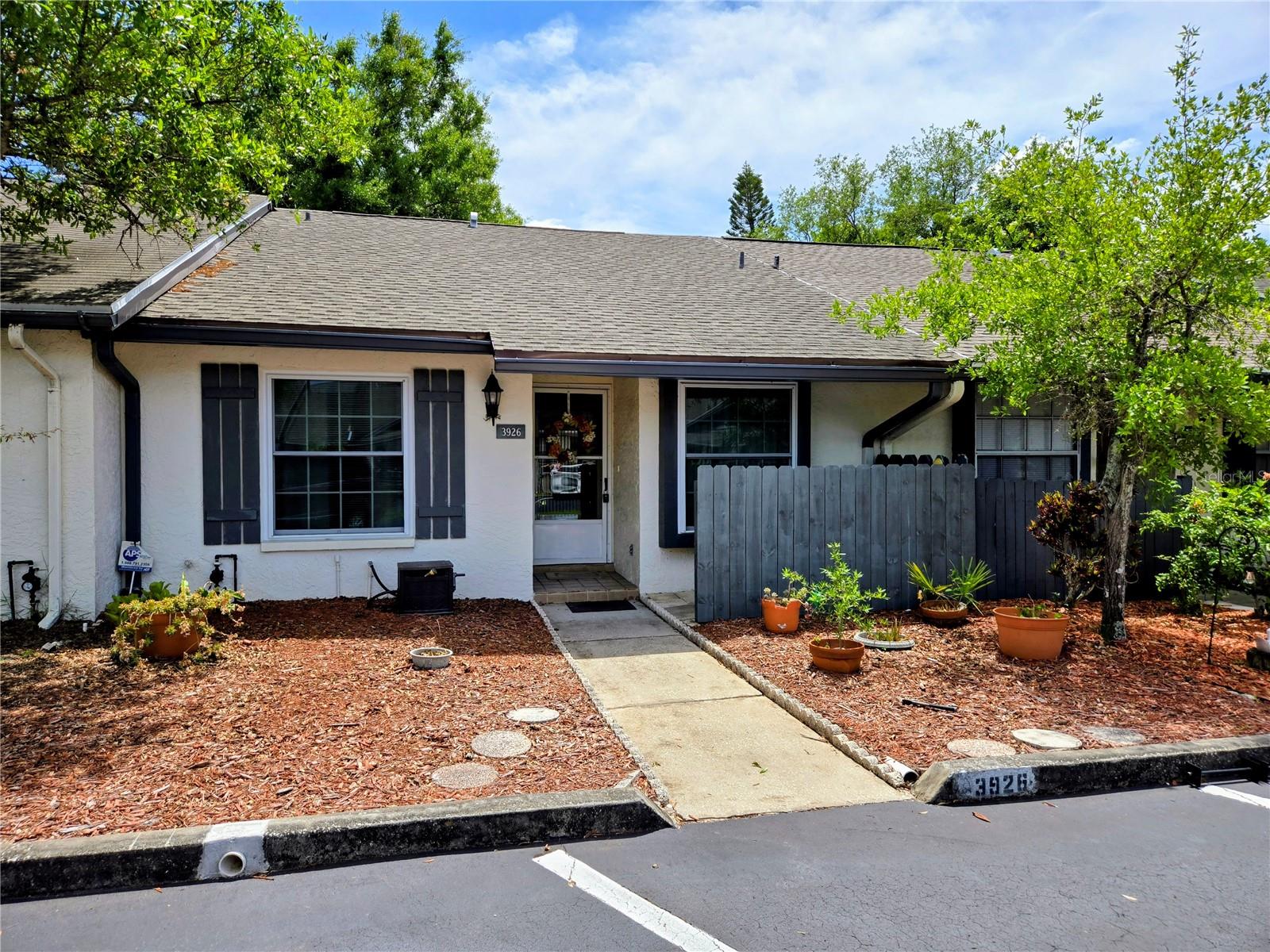 BELLE OAK VILLAS - Residential