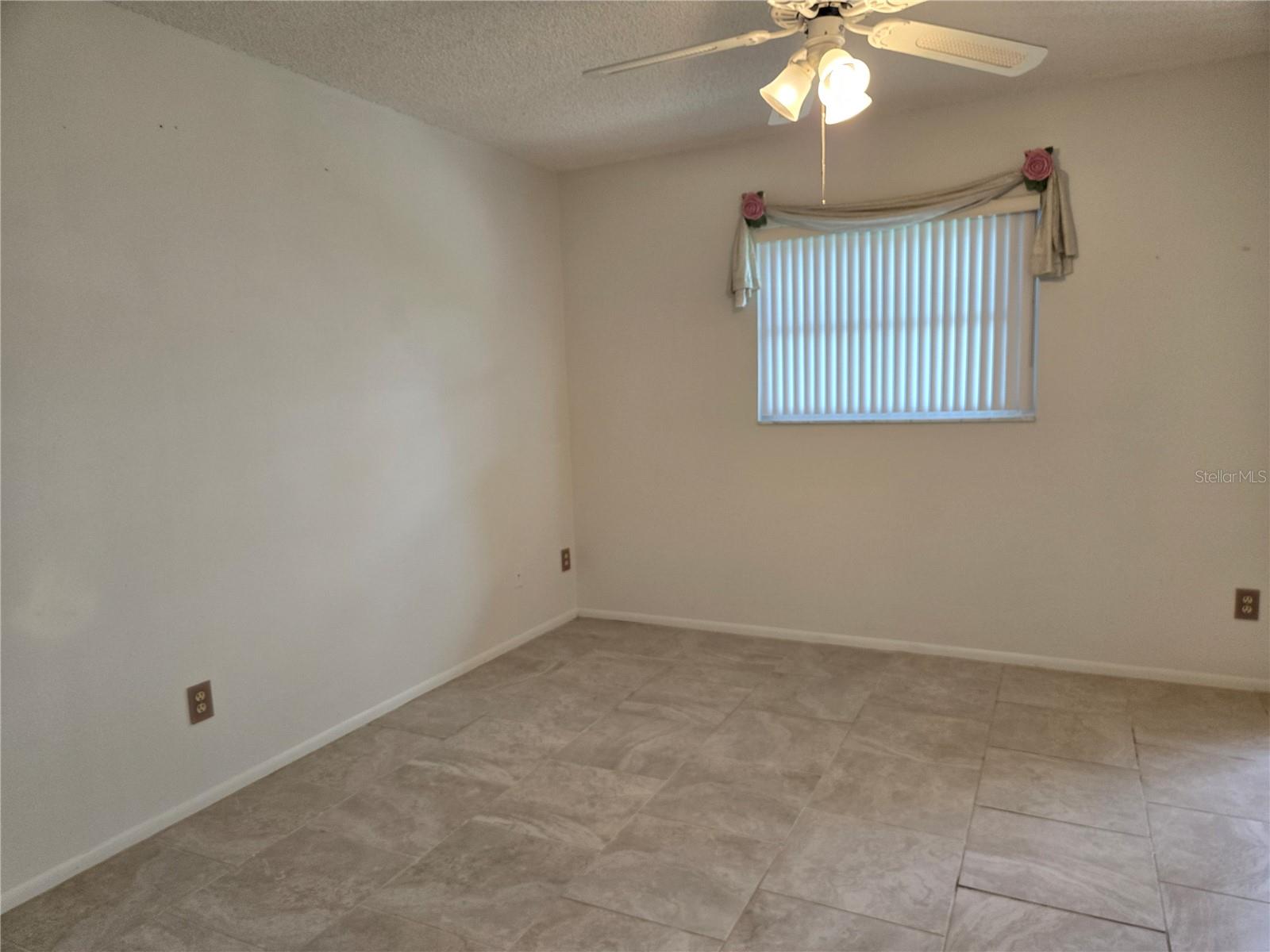 BELLE OAK VILLAS - Residential