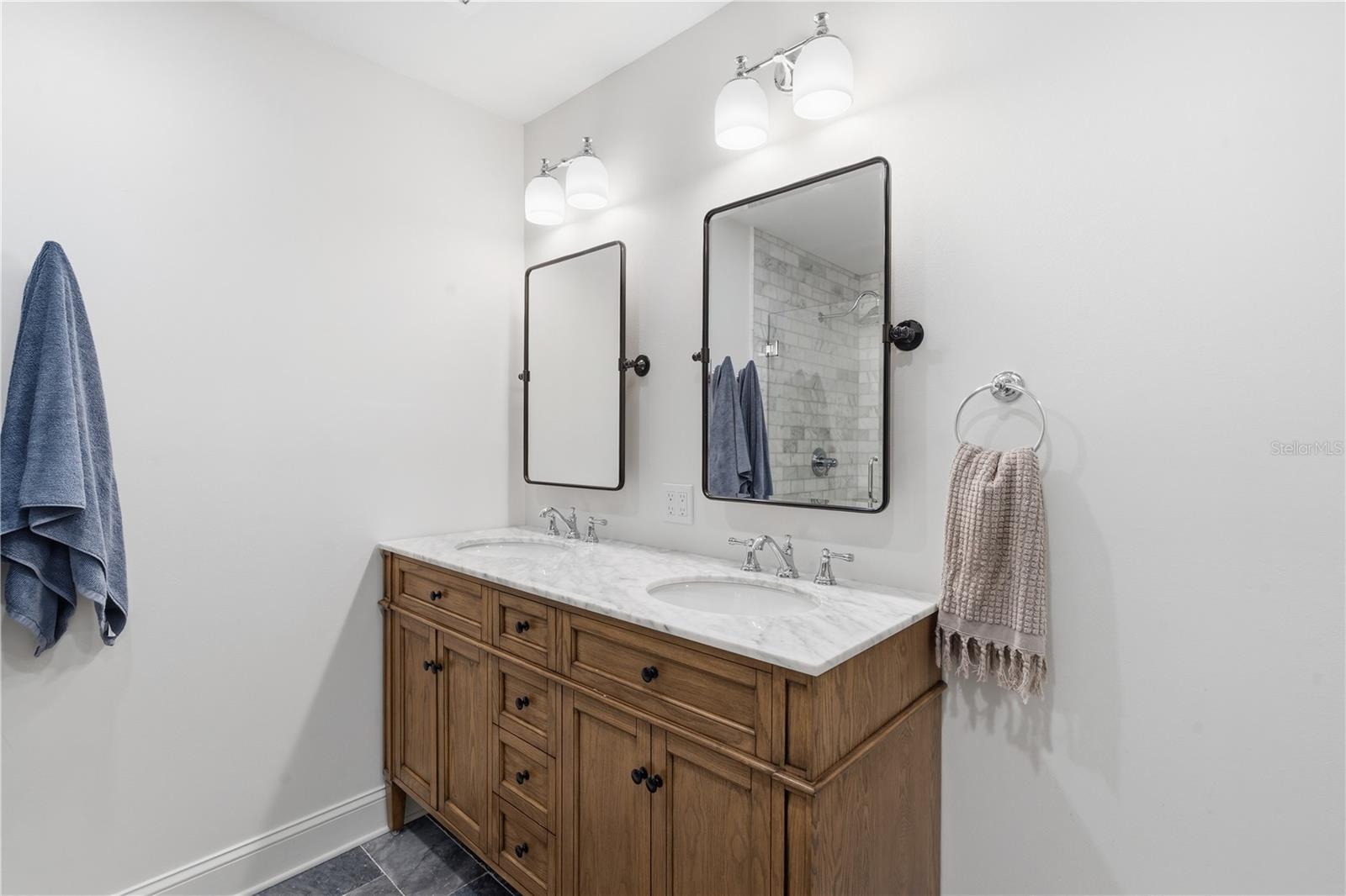 OAK PARK ESTATES 2ND ADD - Residential