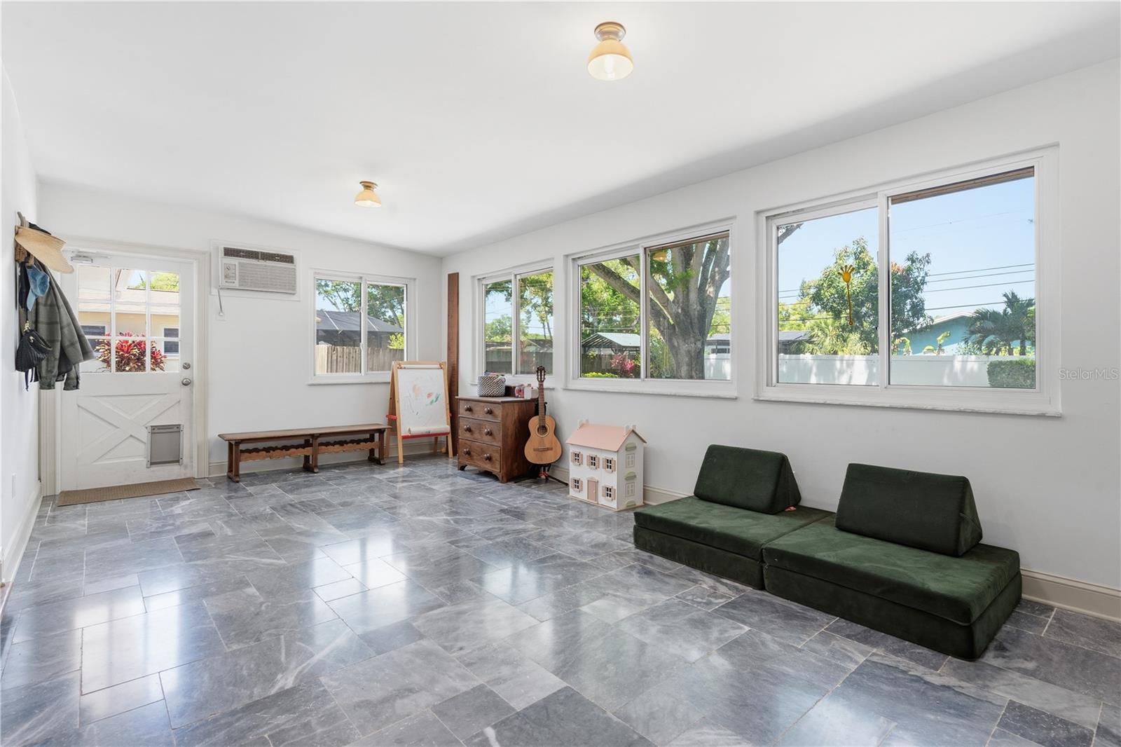 OAK PARK ESTATES 2ND ADD - Residential