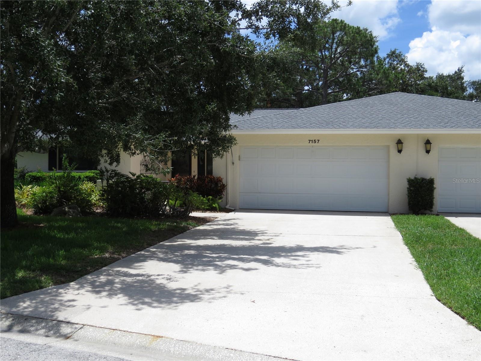 7157 FAIRWAY BEND CIRCLE