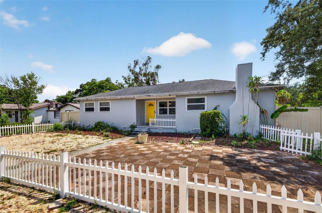 Photo of 166 Pinellas Way N, St Petersburg, FL 33710 (MLS # TB8535164)