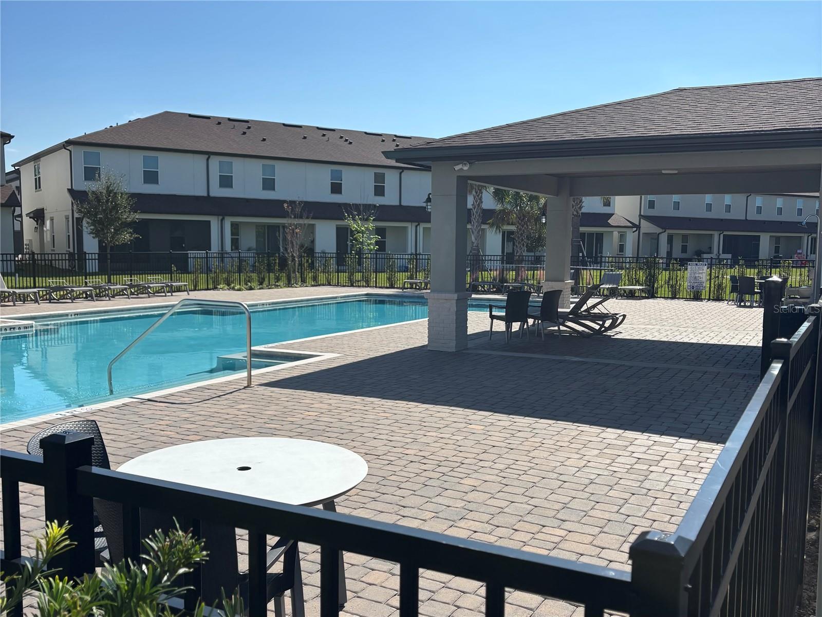 CREEKSIDE TWNHMS - Residential Lease