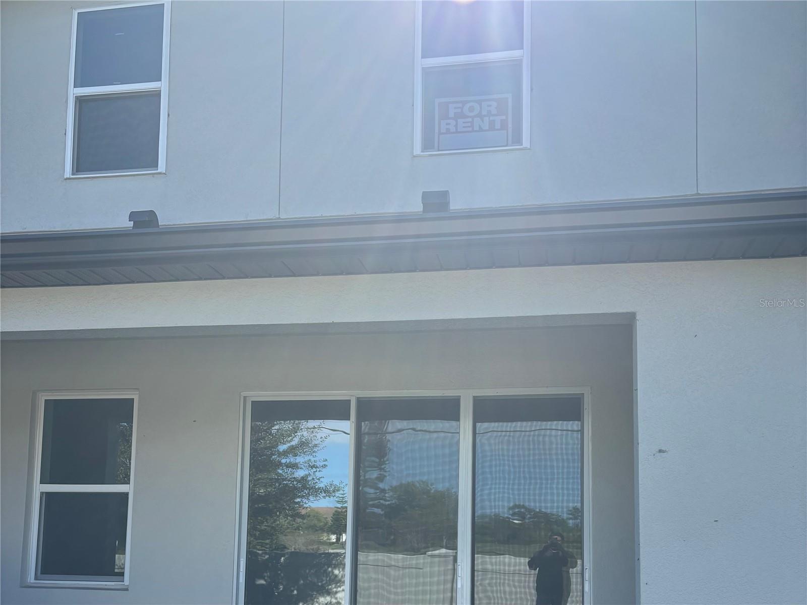 CREEKSIDE TWNHMS - Residential Lease