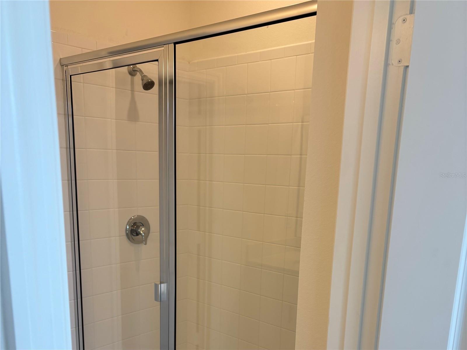 CREEKSIDE TWNHMS - Residential Lease