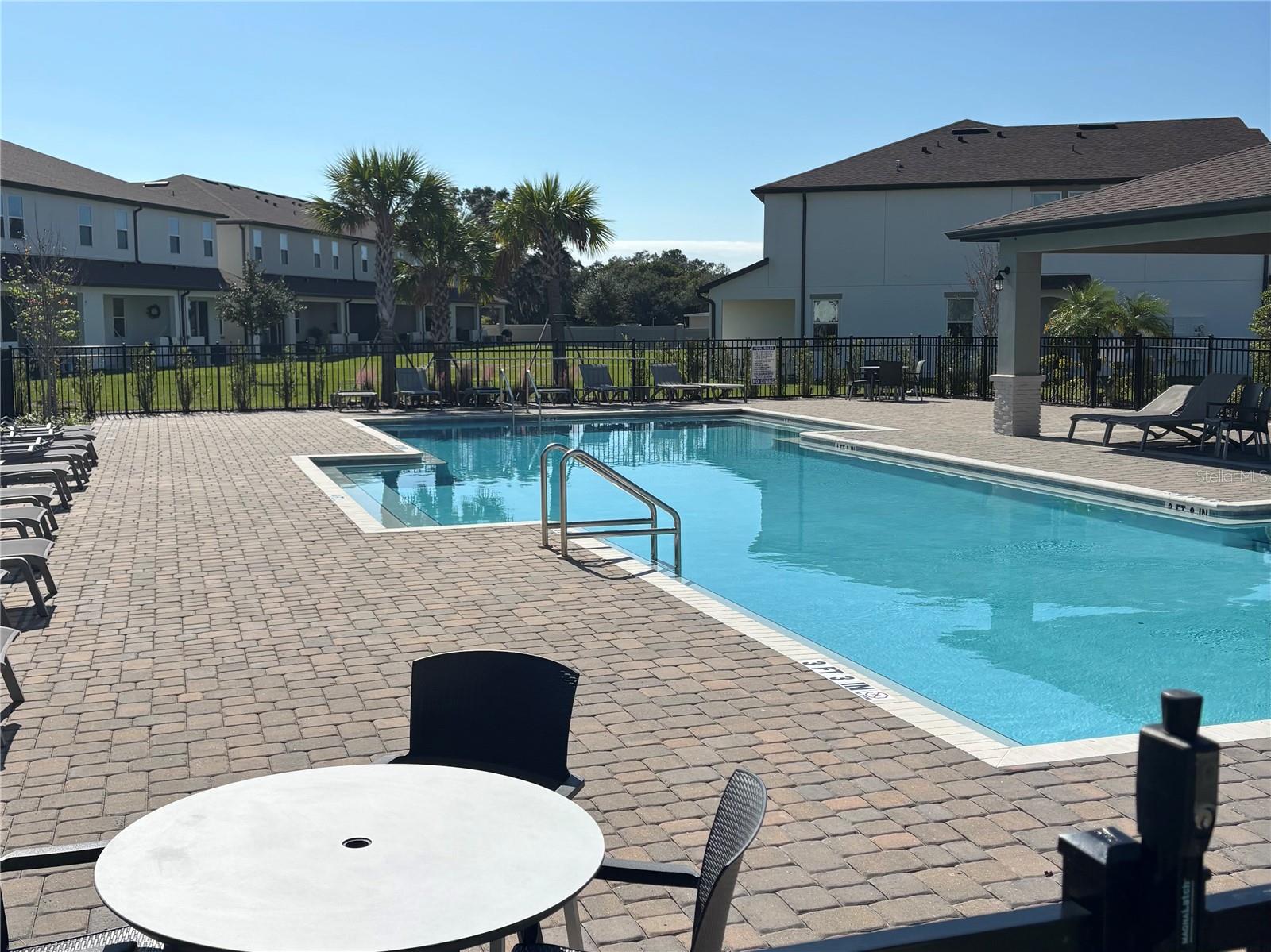 CREEKSIDE TWNHMS - Residential Lease