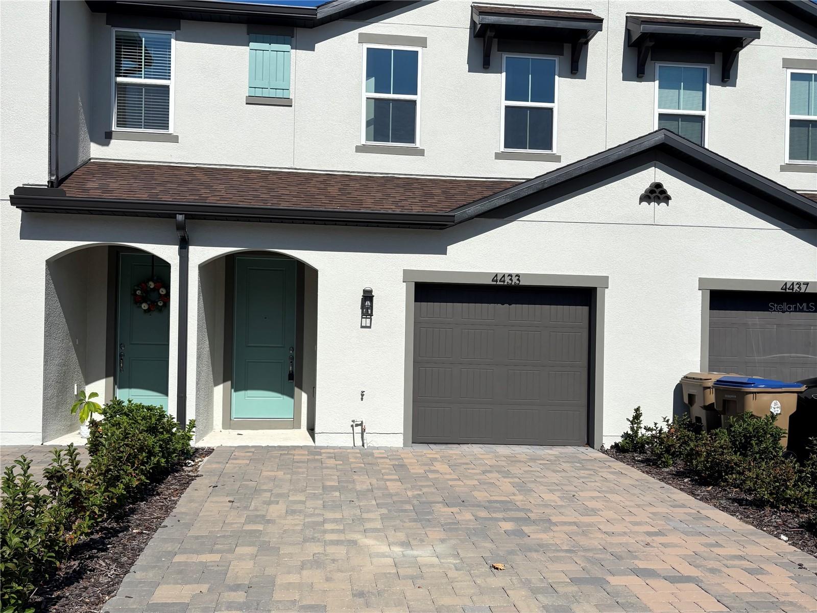 CREEKSIDE TWNHMS - Residential Lease