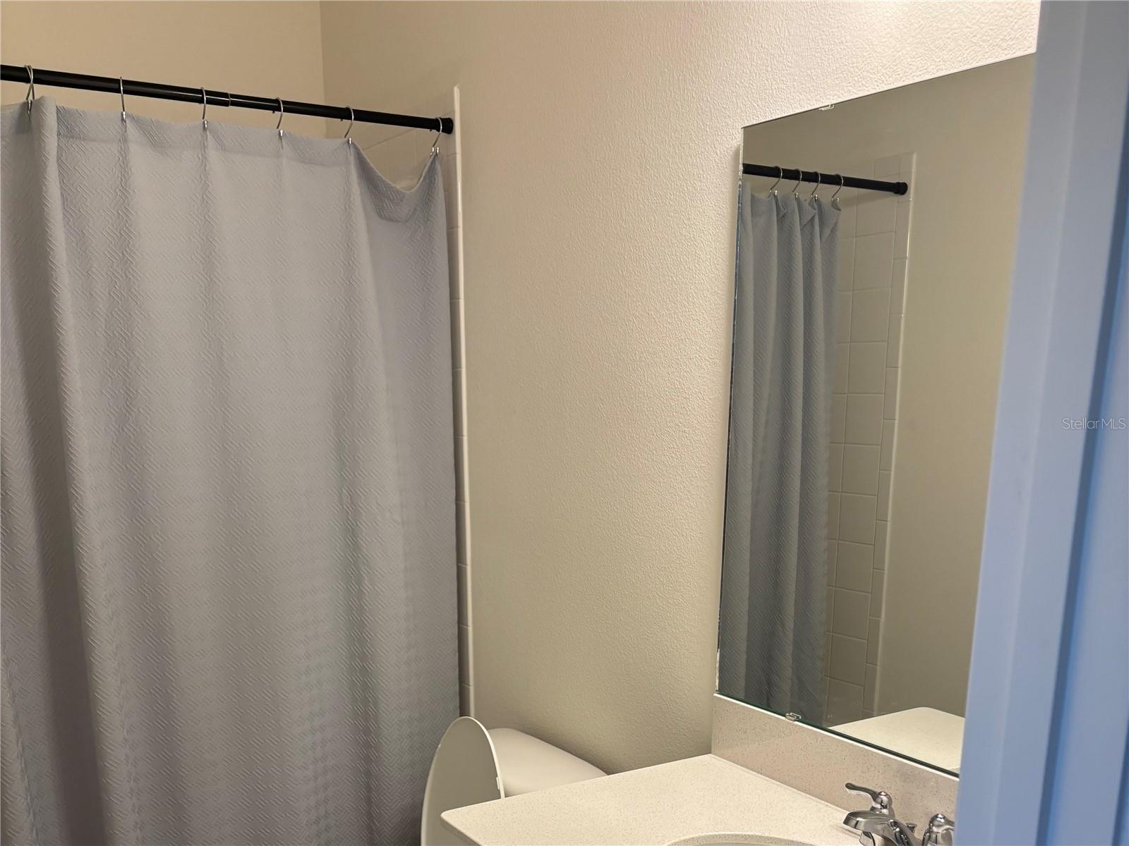 CREEKSIDE TWNHMS - Residential Lease