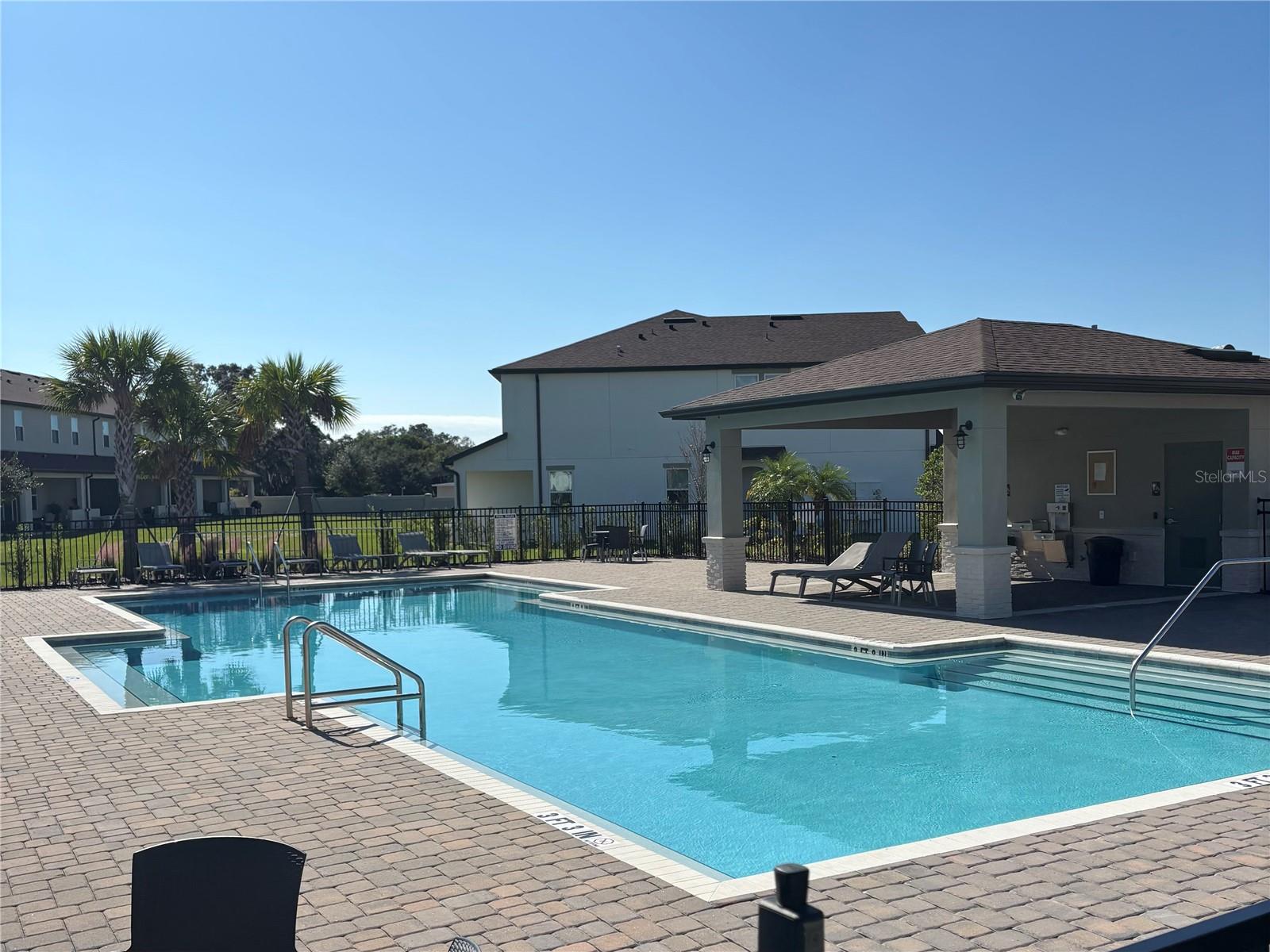 CREEKSIDE TWNHMS - Residential Lease