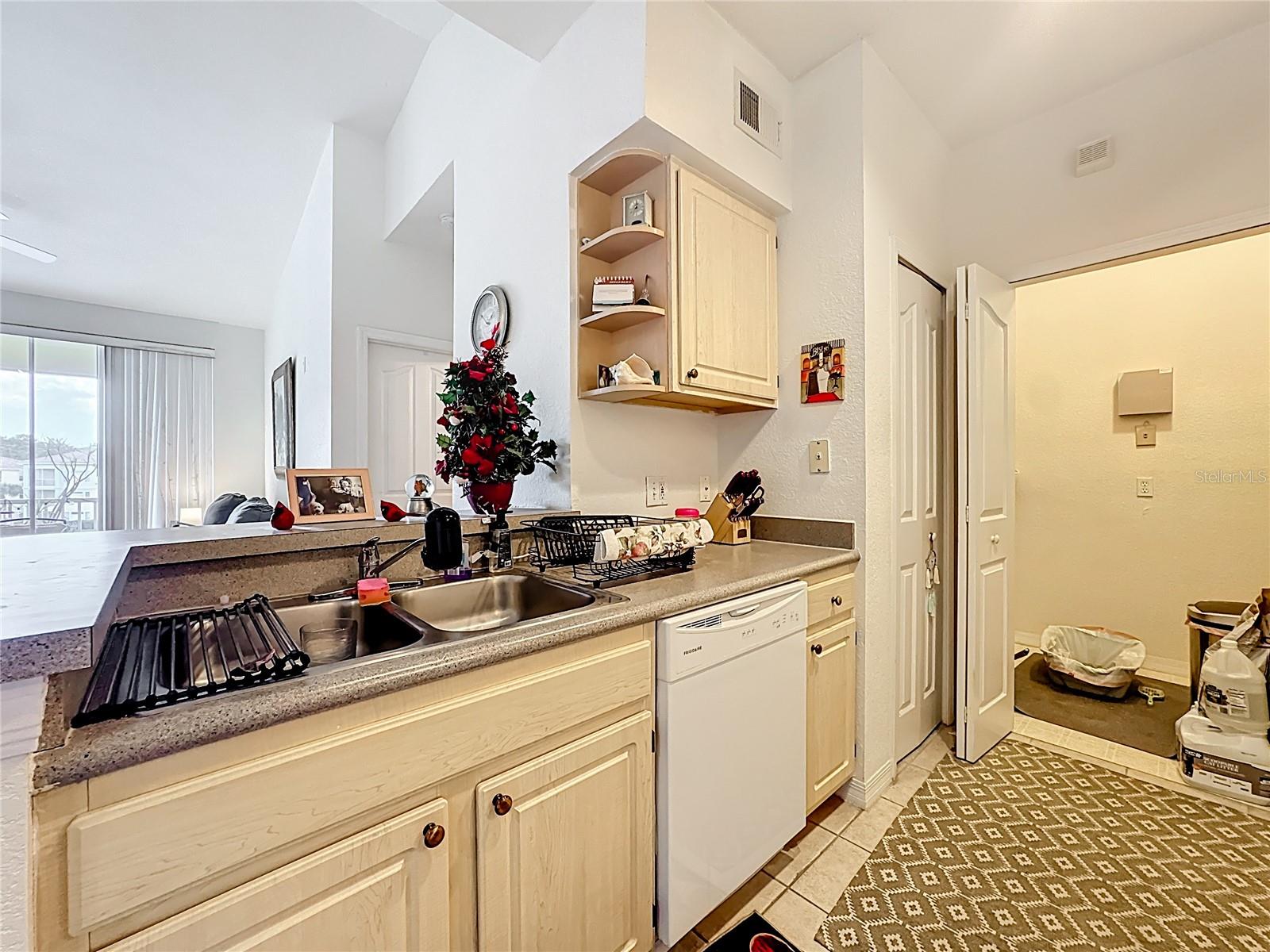 VISCONTI WEST BLDG 5 - Residential