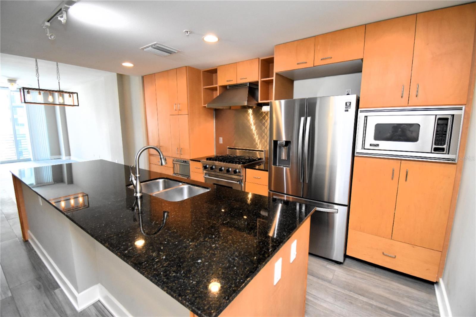 1120 E KENNEDY BOULEVARD 1423