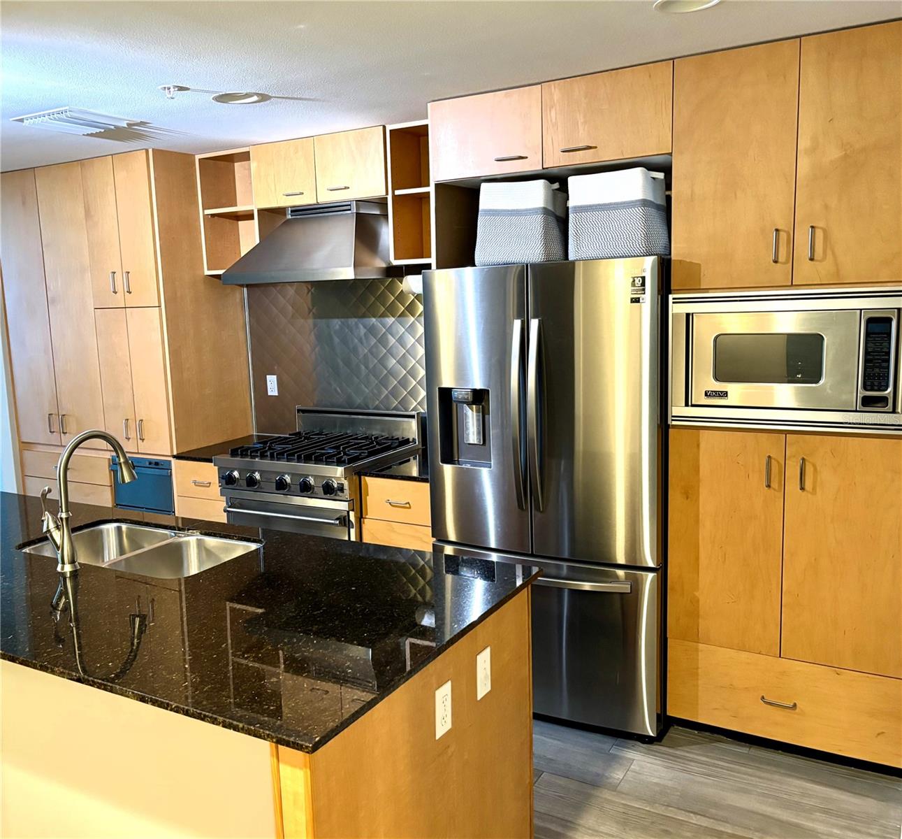 1120 E KENNEDY BOULEVARD 1423
