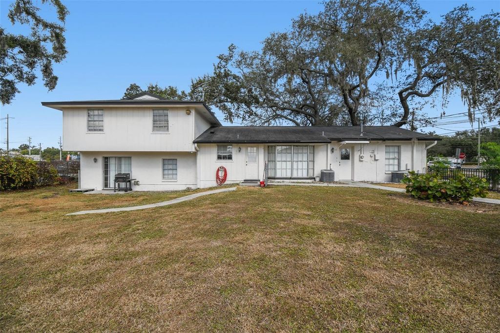Photo of 855 E Brandon Boulevard, Brandon, FL 33511 (MLS # W7885876)