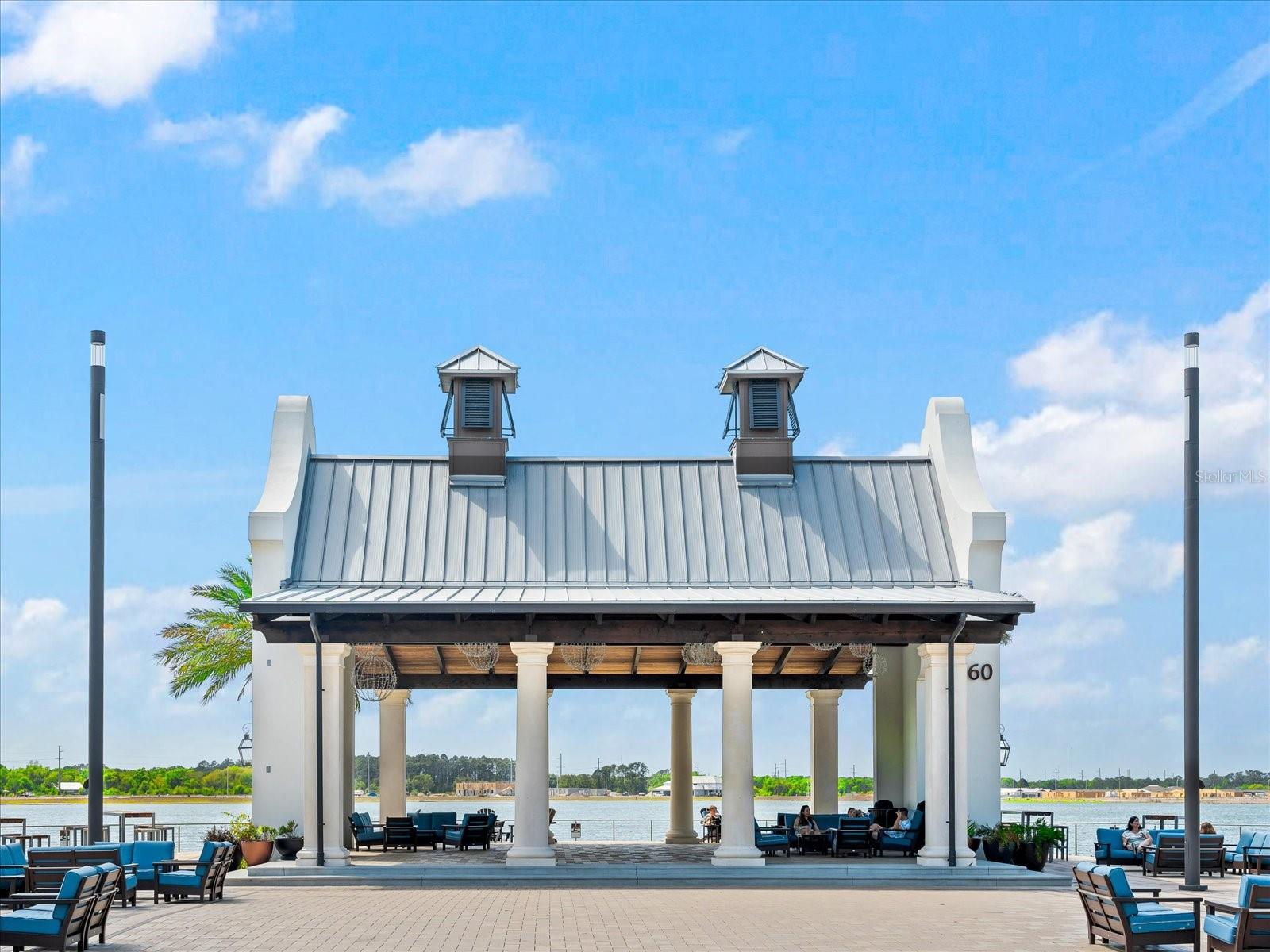 CENTRE LAKE - Residential Lease