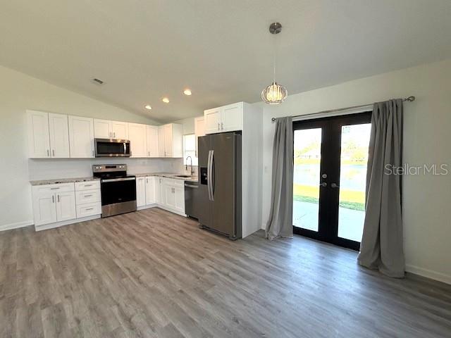 CENTRE LAKE - Residential Lease